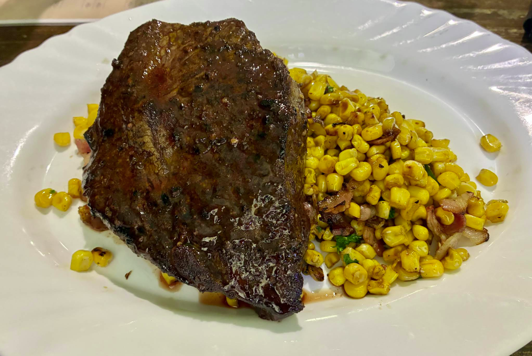 Steak se zeleninovou přílohou